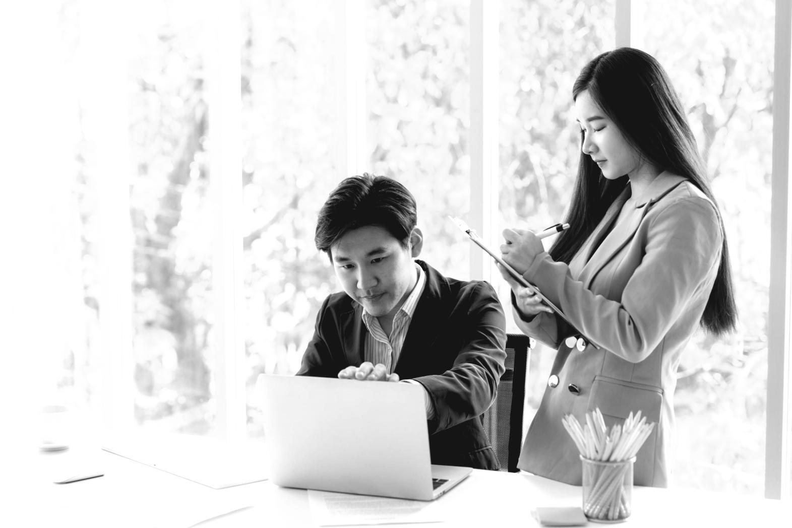 Analyse von Wirtschaftsindikatoren mit echten Marktdaten